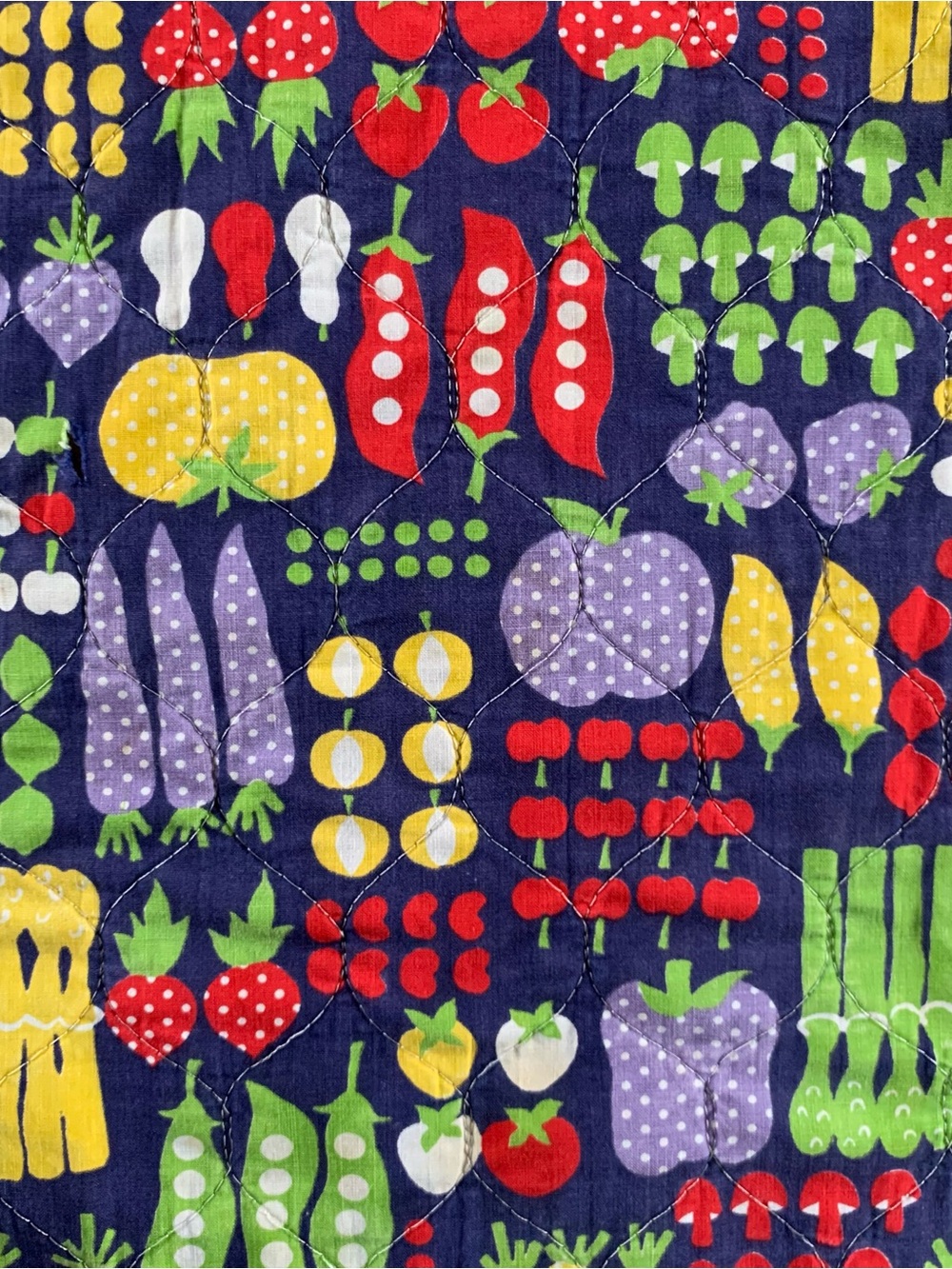 Vintage 70s vegetable mushroom pattern soft cotton quilted place settings